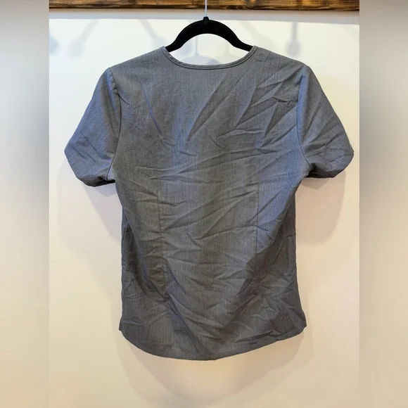 FIGS Catarina One-Pocket Scrub Top - Picture 4 of 5